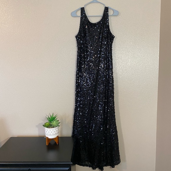 Forever 21 Dresses & Skirts - FOREVER 21 Long length black dress